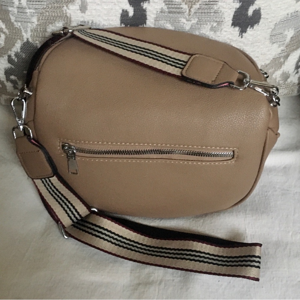 NEW Crossbody Bag - Picture 4 of 8